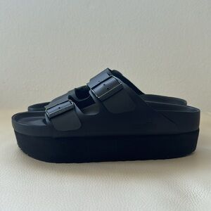 Birkenstock Arizona Platform Size 38 (7-7.5)